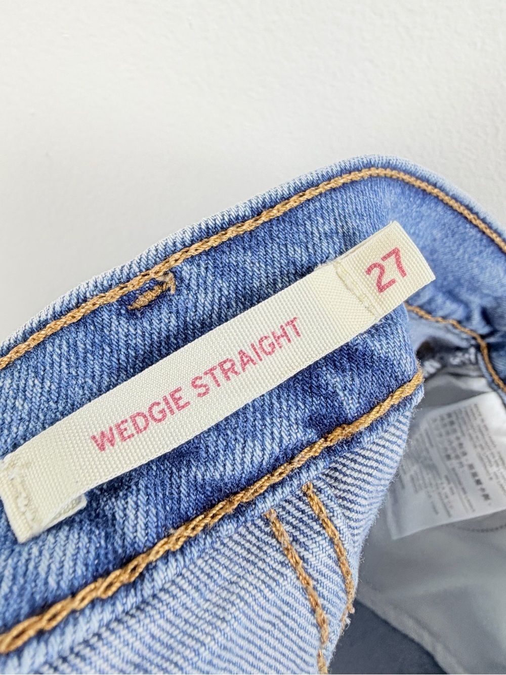 Levi’s Wedgie Straight Button Fly Jeans - Picture 8 of 9
